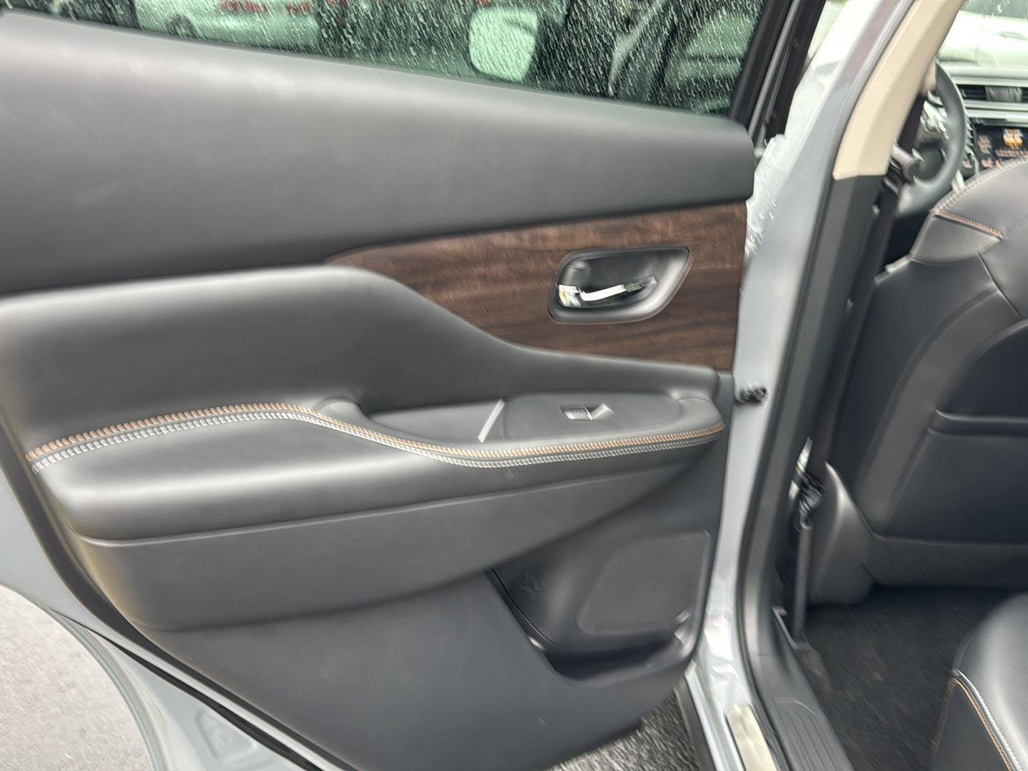 Used 2024 Nissan Murano Platinum w/ Cargo Package image 15