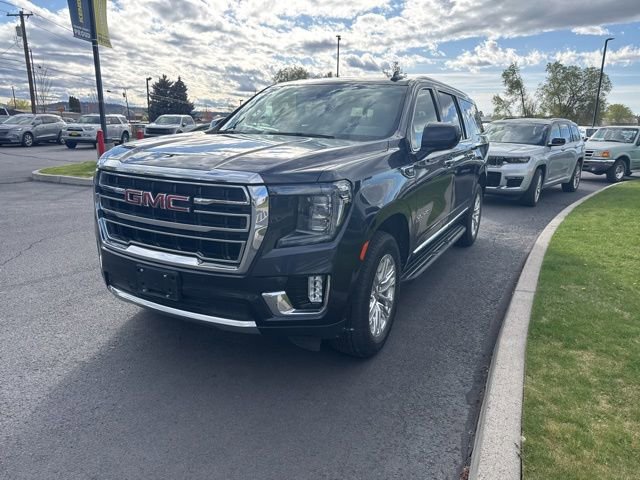 Used 2023 GMC Yukon XL SLT image 4