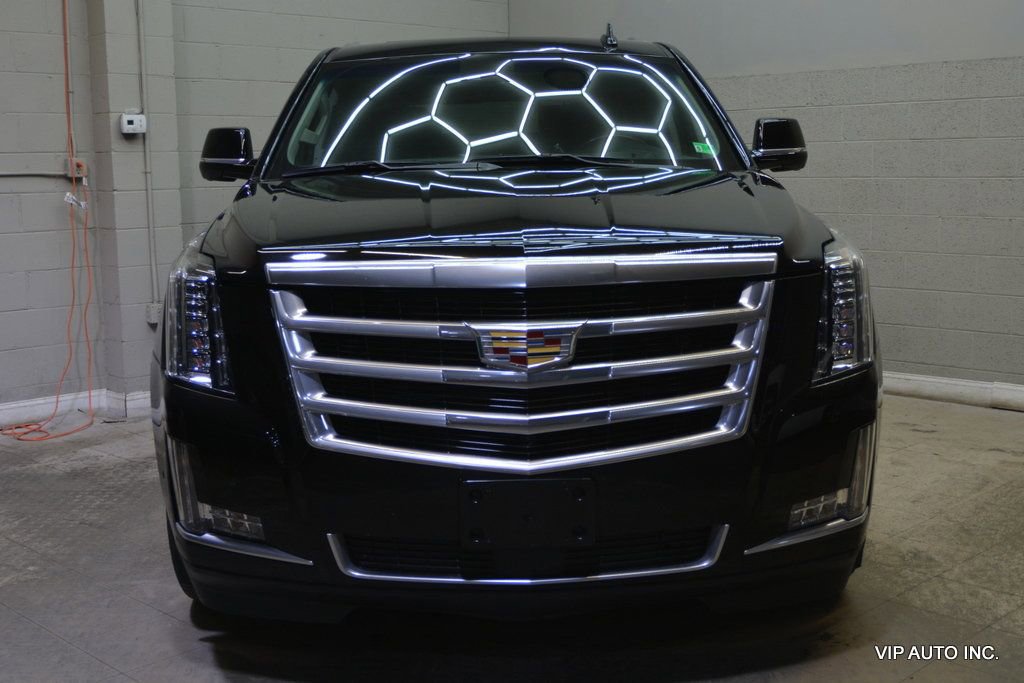 Used 2018 Cadillac Escalade Premium Luxury AWD/4WD image 5