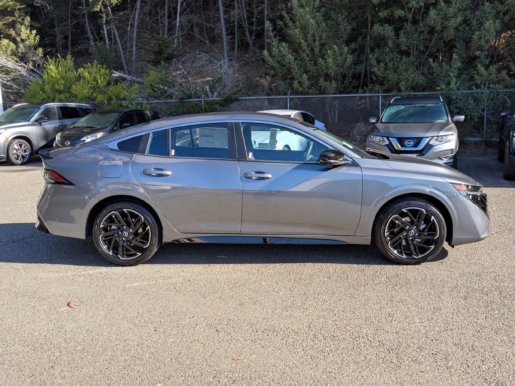 New 2027 Nissan Sentra SR FWD image 4