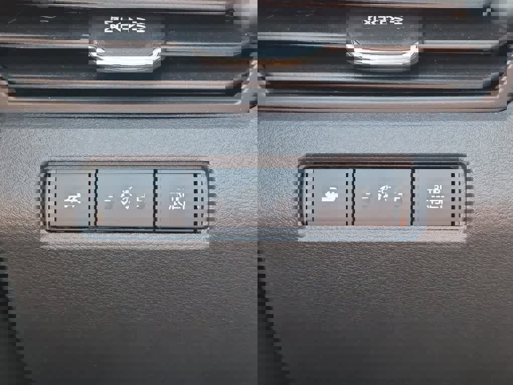 Used 2023 Nissan Altima 2.5 SR w/ SR Premium Package image 18