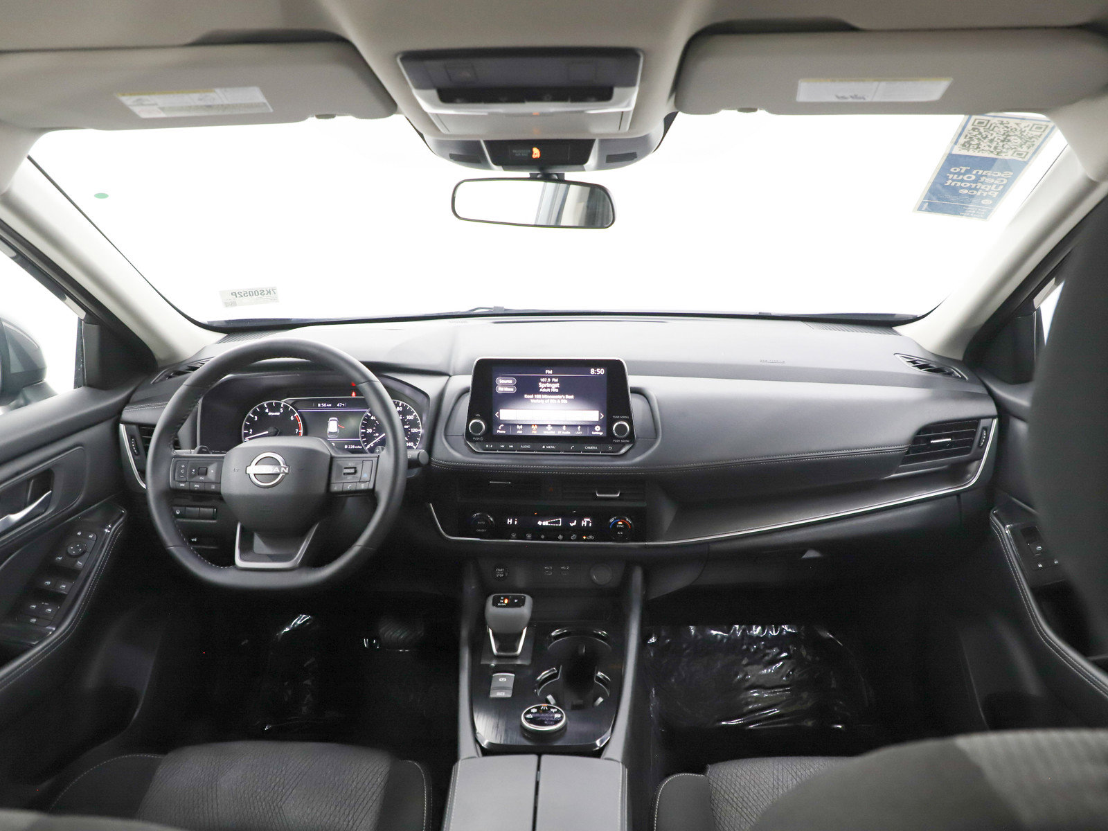 Used 2025 Nissan Rogue SV image 13