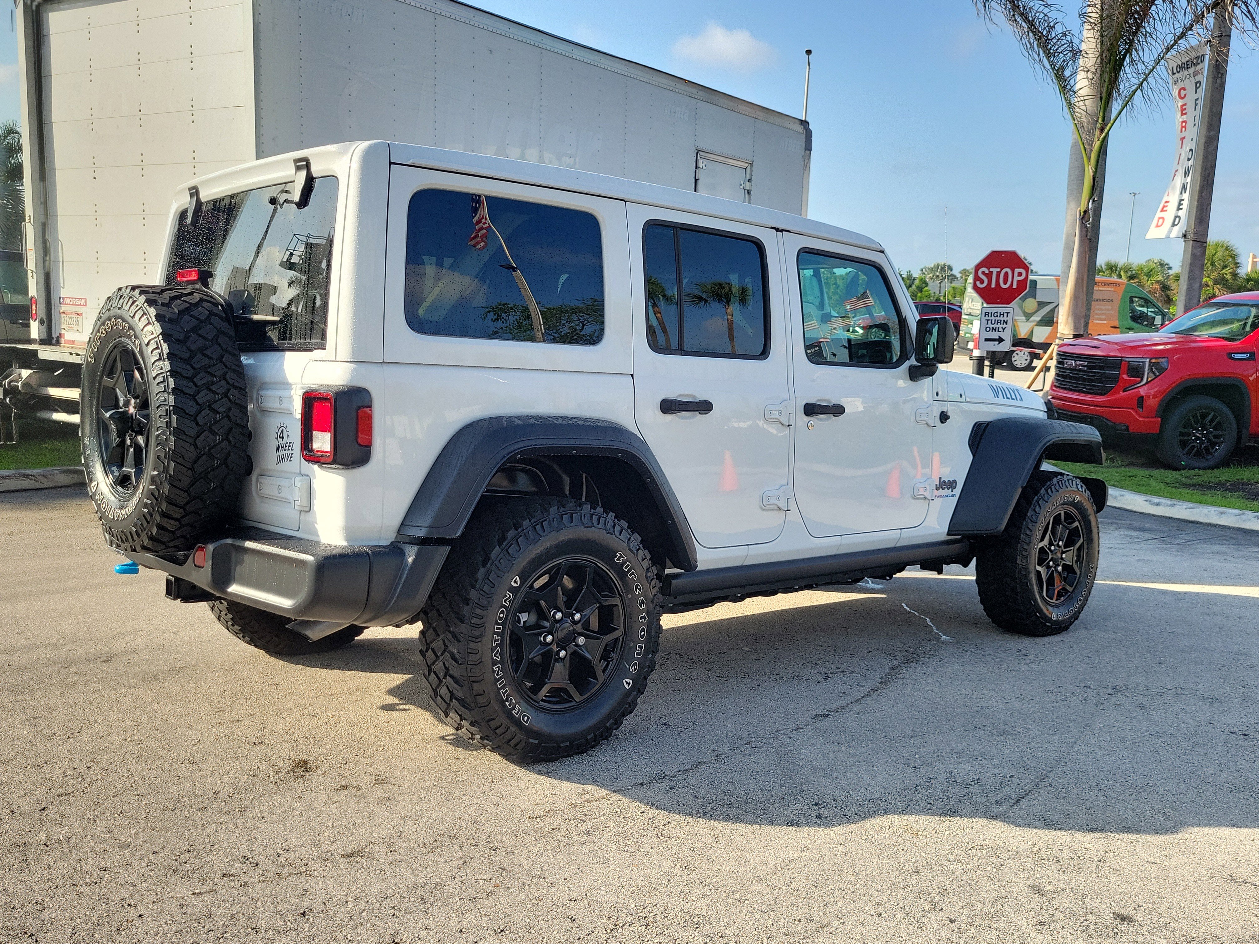 Used 2023 Jeep Wrangler Unlimited w/ Sun & Screen Package image 5