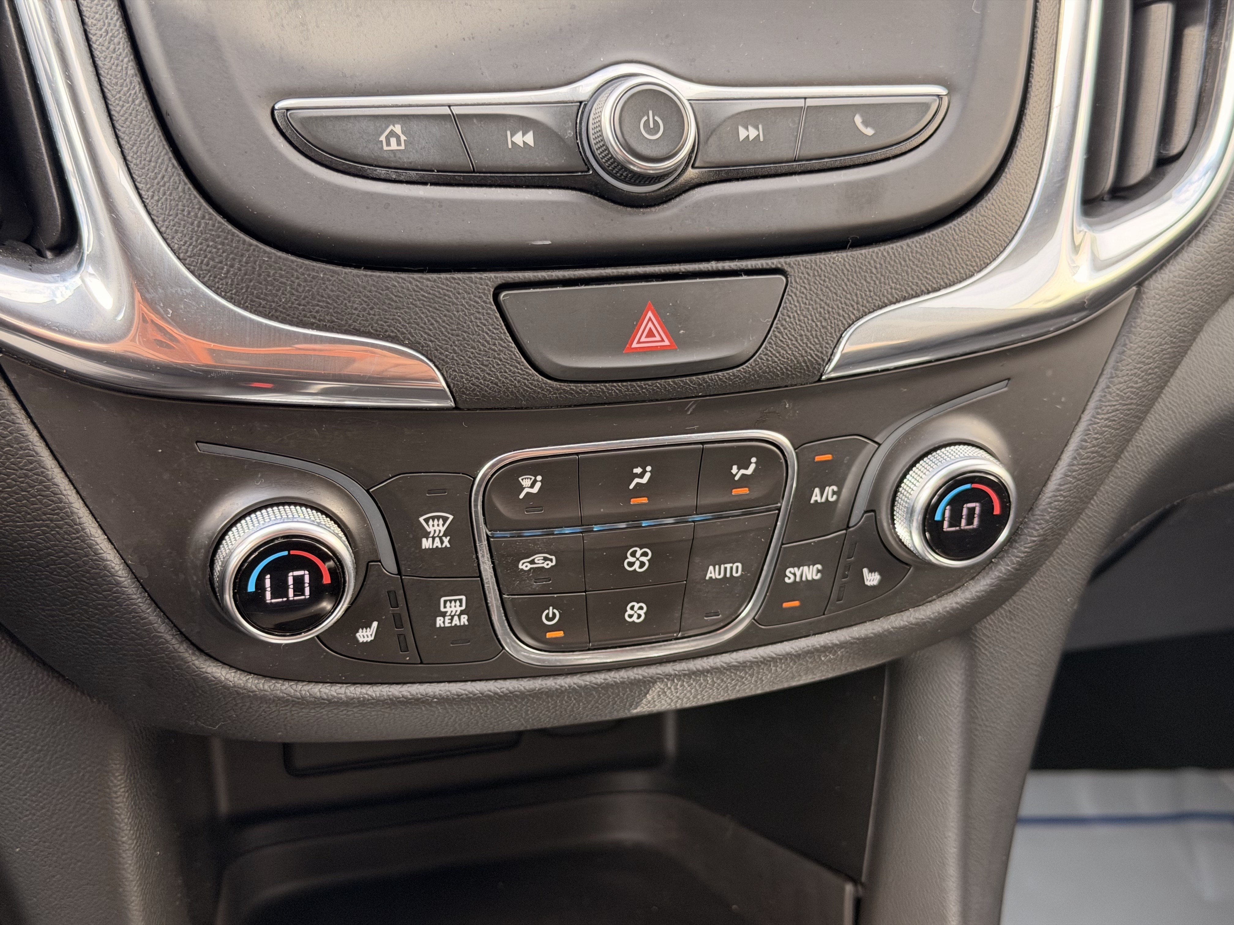 Used 2019 Chevrolet Equinox LT FWD image 24