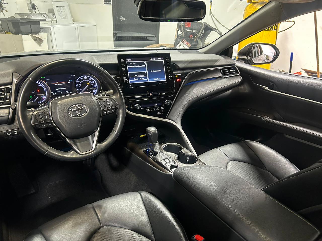 Used 2022 Toyota Camry XSE w/ Cold Weather Package FWD image 18