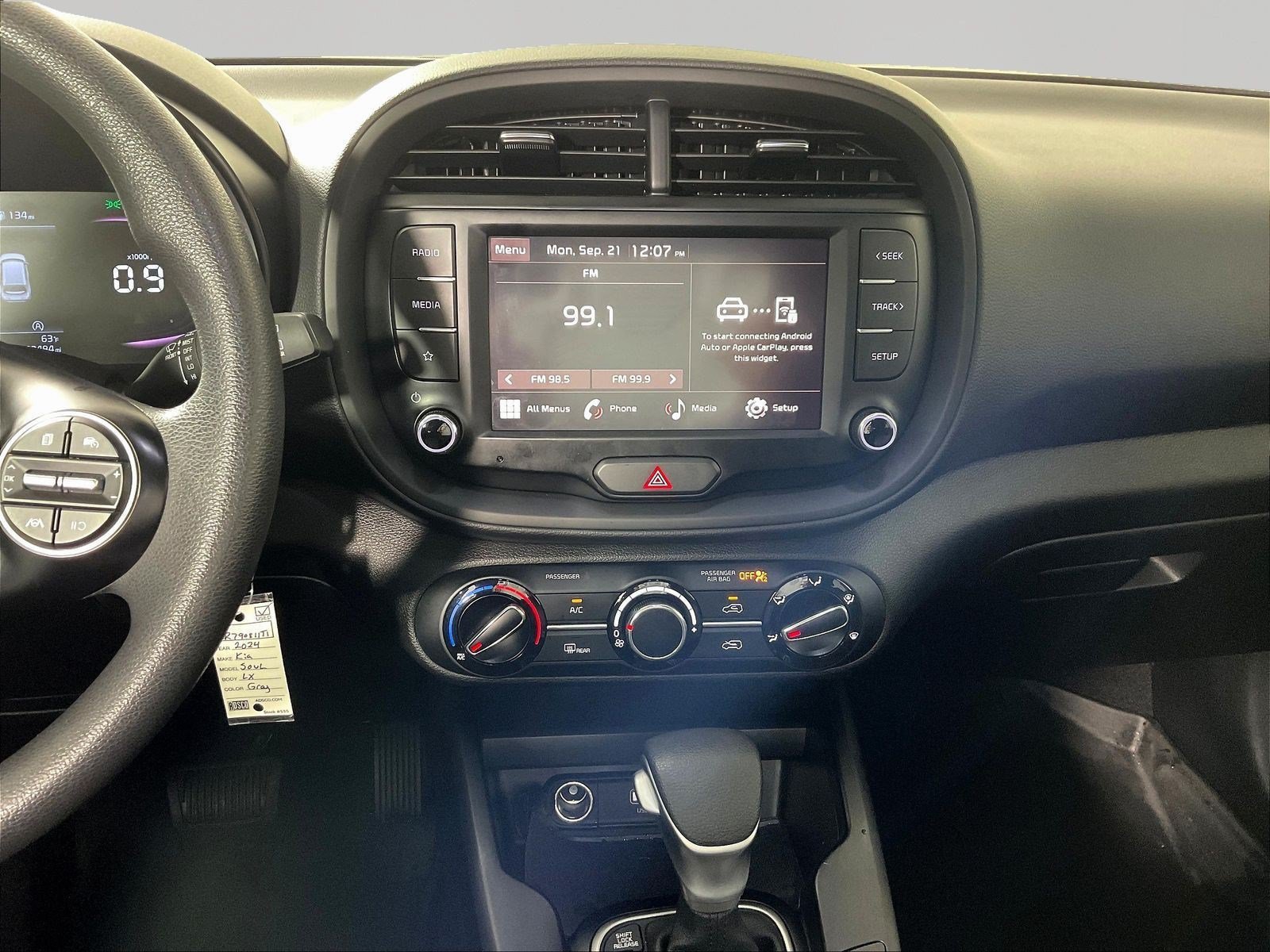 Used 2024 Kia Soul LX FWD image 9
