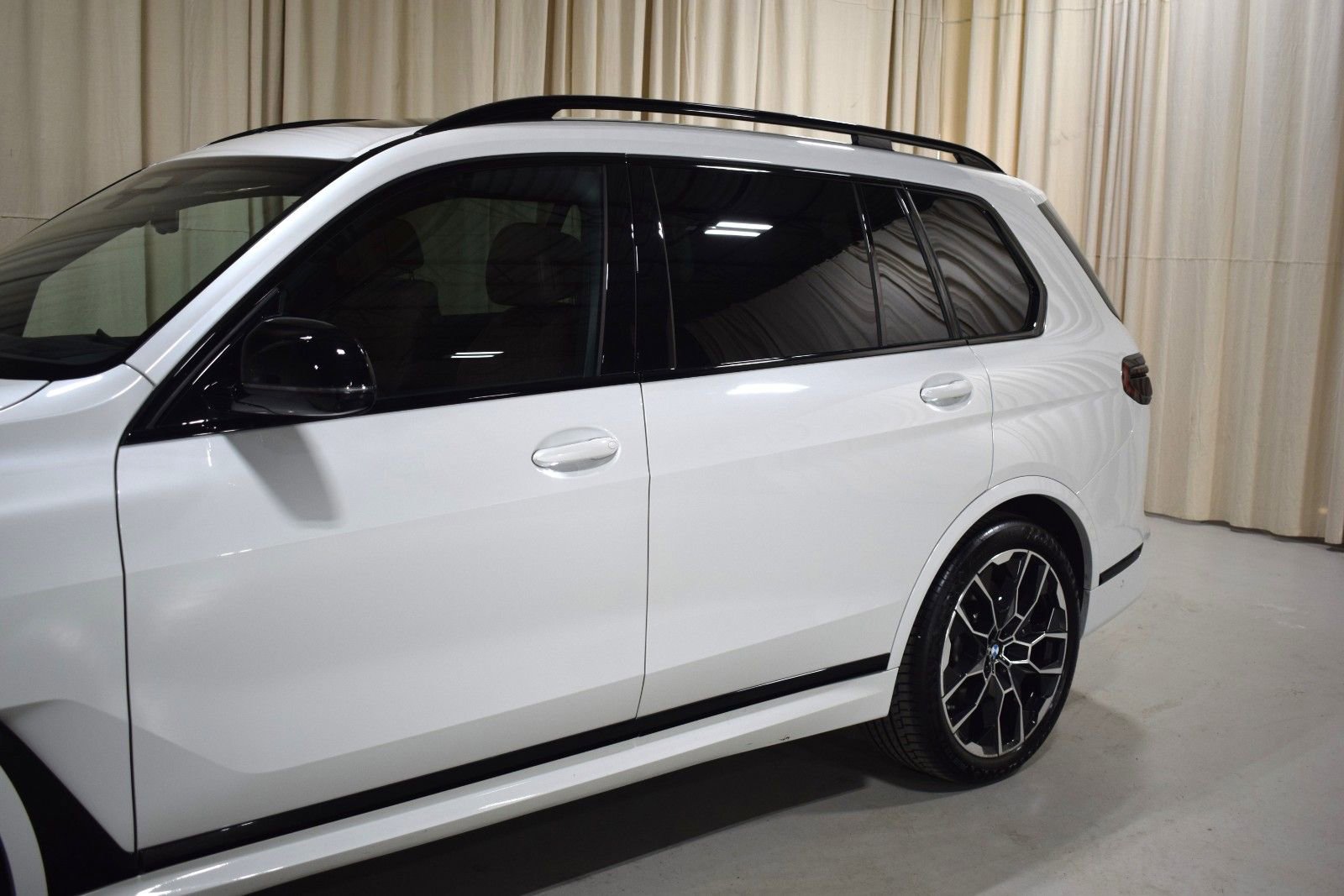 Used 2026 BMW X7 M60i image 2