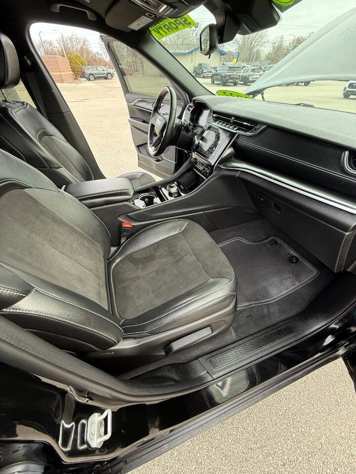 Used 2022 Jeep Grand Cherokee L Laredo image 21