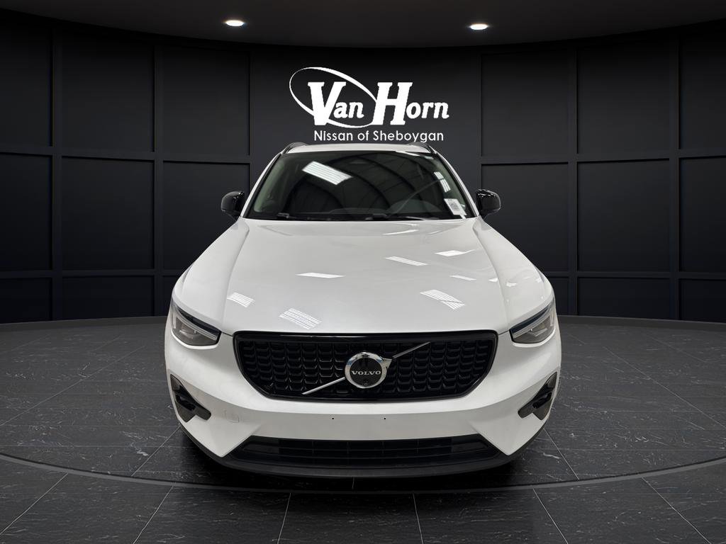 Used 2024 Volvo XC40 B5 Plus w/ Climate Package AWD/4WD image 12