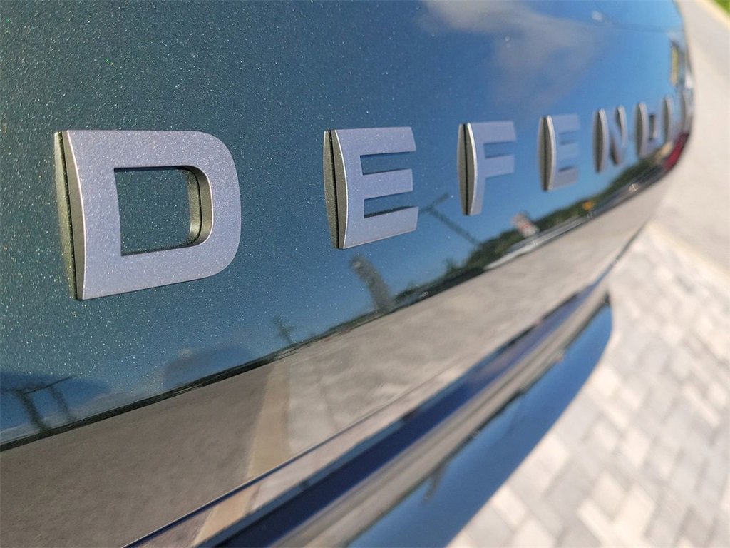 New 2026 Land Rover Defender 110 S image 9