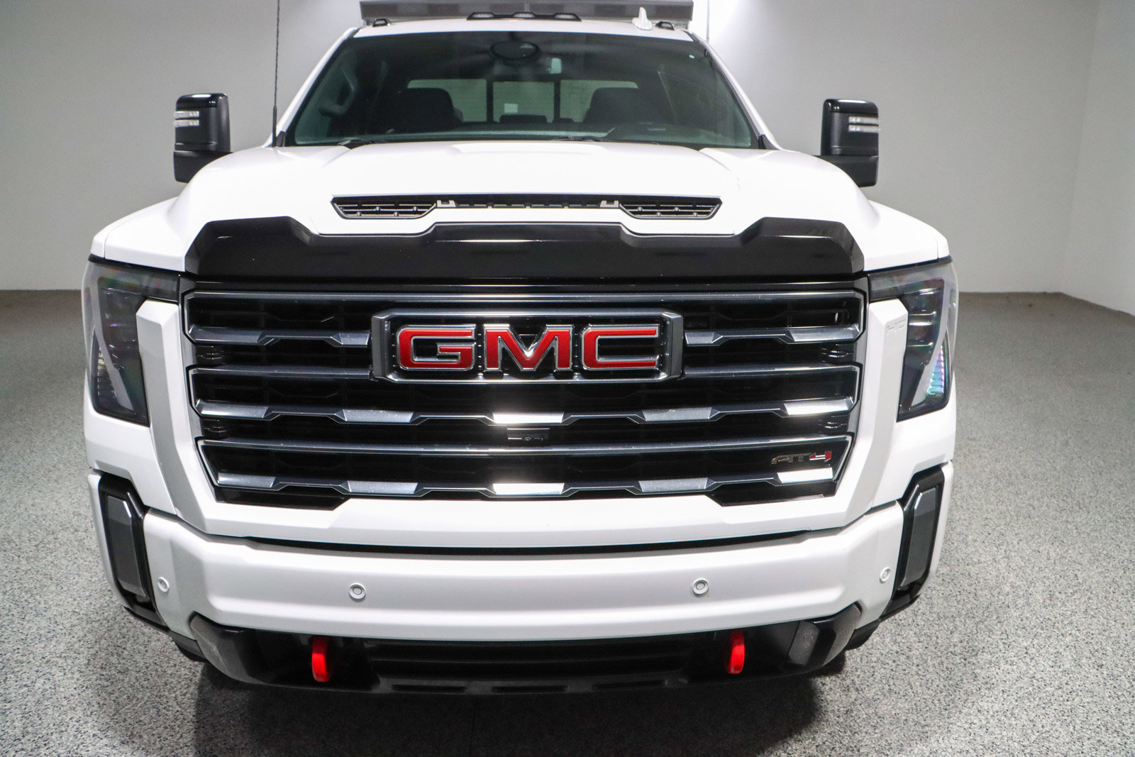 Used 2024 GMC Sierra 2500 AT4 w/ AT4 Preferred Package image 4