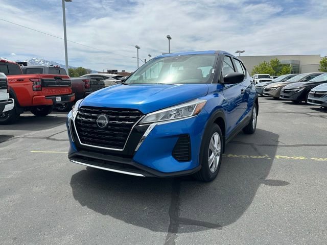 Used 2025 Nissan Kicks Play S image 4