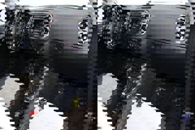 Used 2016 Volkswagen Tiguan S image 24