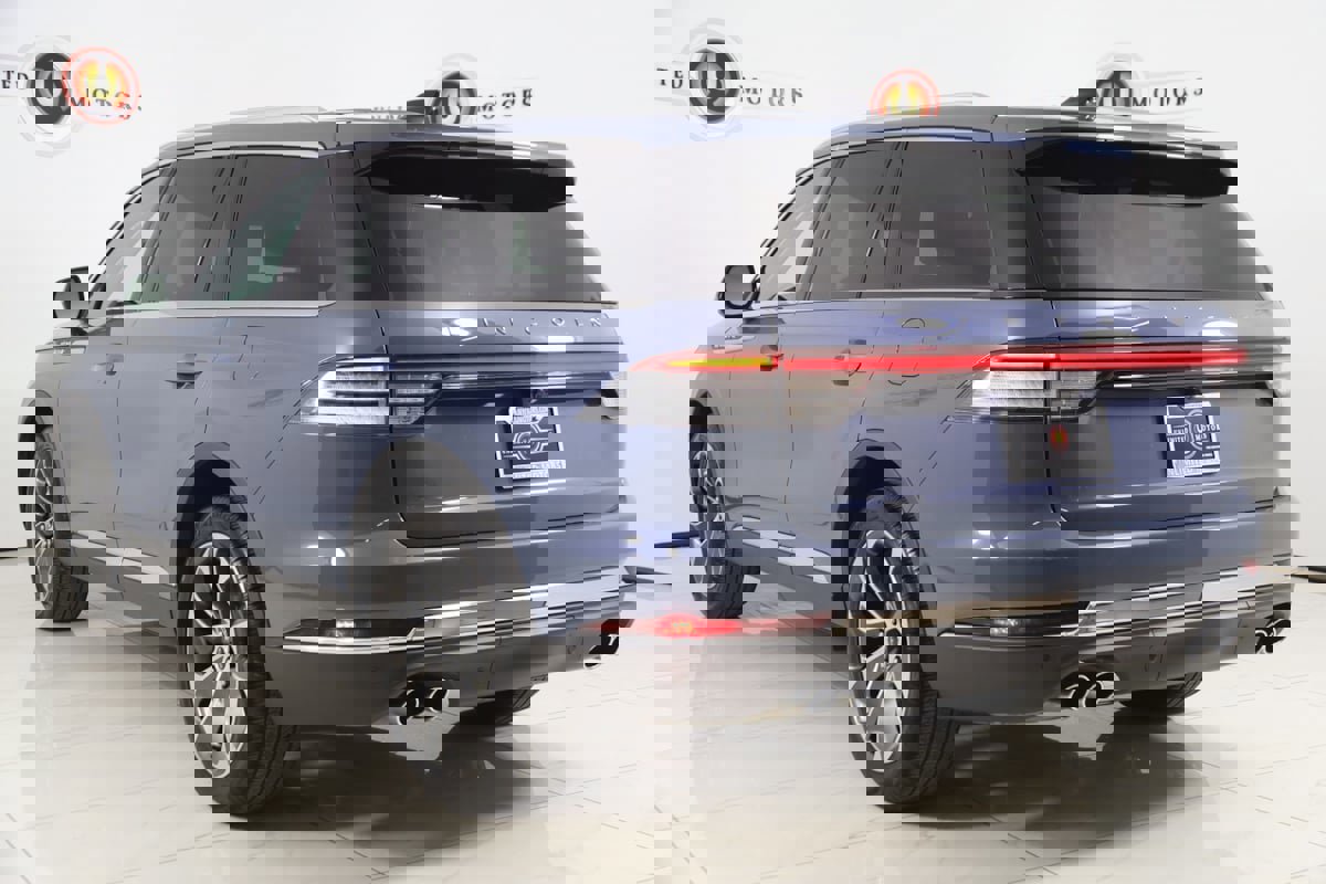 Used 2025 Lincoln Aviator Reserve w/ Illumination Package AWD/4WD image 4