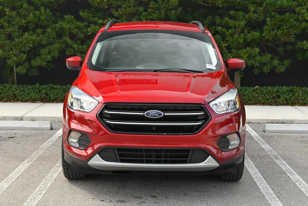 Used 2018 Ford Escape SE image 2