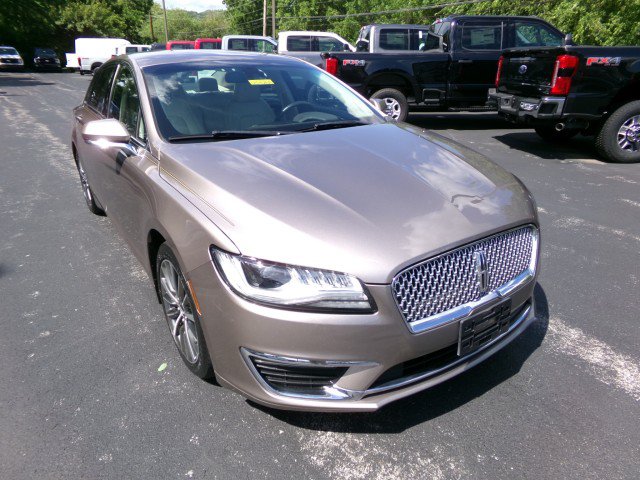 Used 2020 Lincoln MKZ AWD w/ Convenience Package image 2