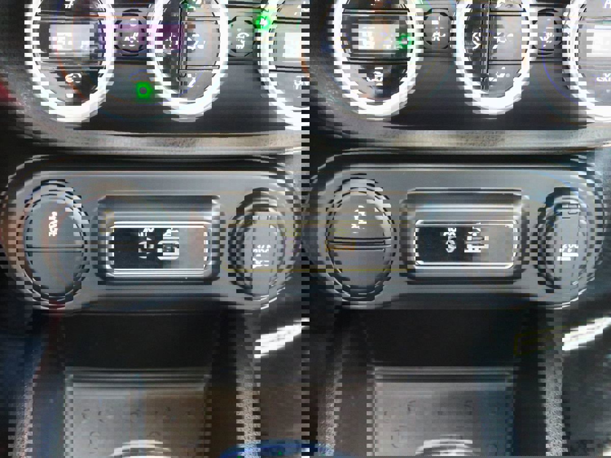 Used 2018 FIAT 500L Lounge image 28