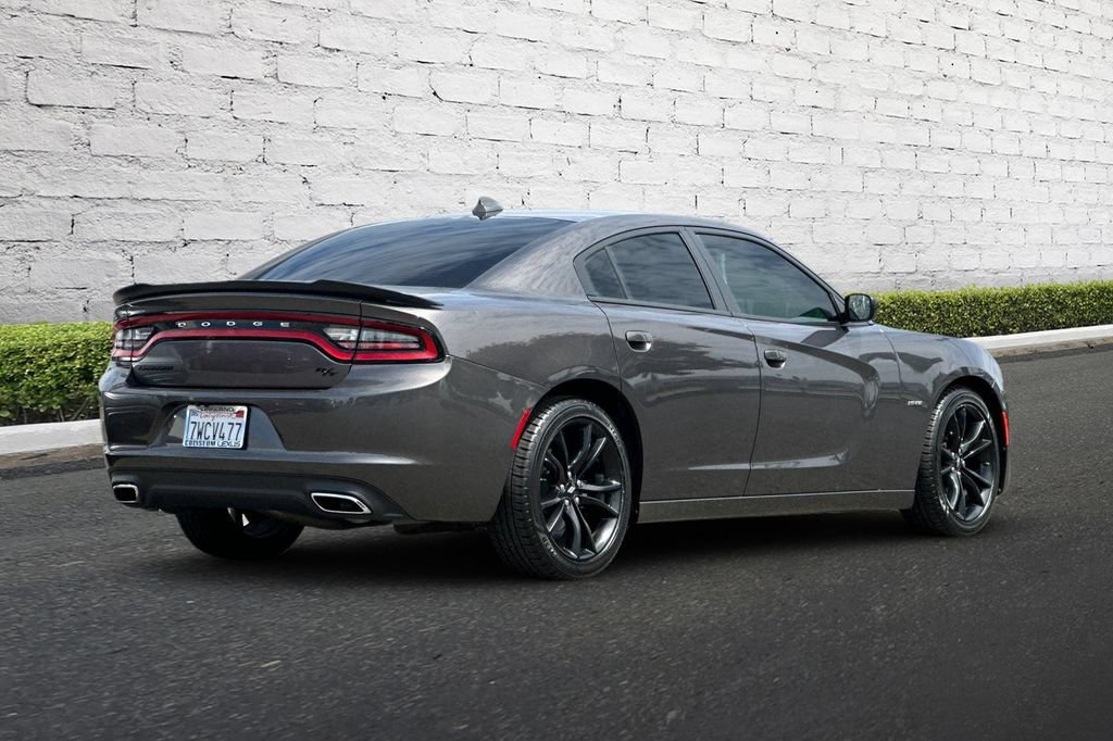 Used 2017 Dodge Charger R/T w/ Blacktop Package RWD image 4