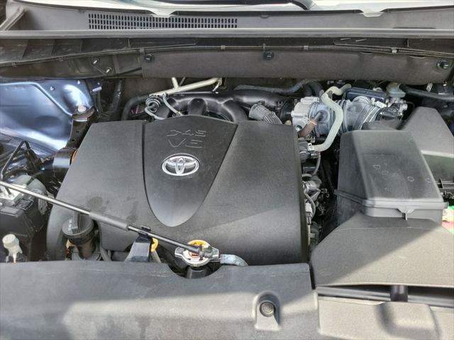 Certified 2018 Toyota Highlander XLE FWD image 41