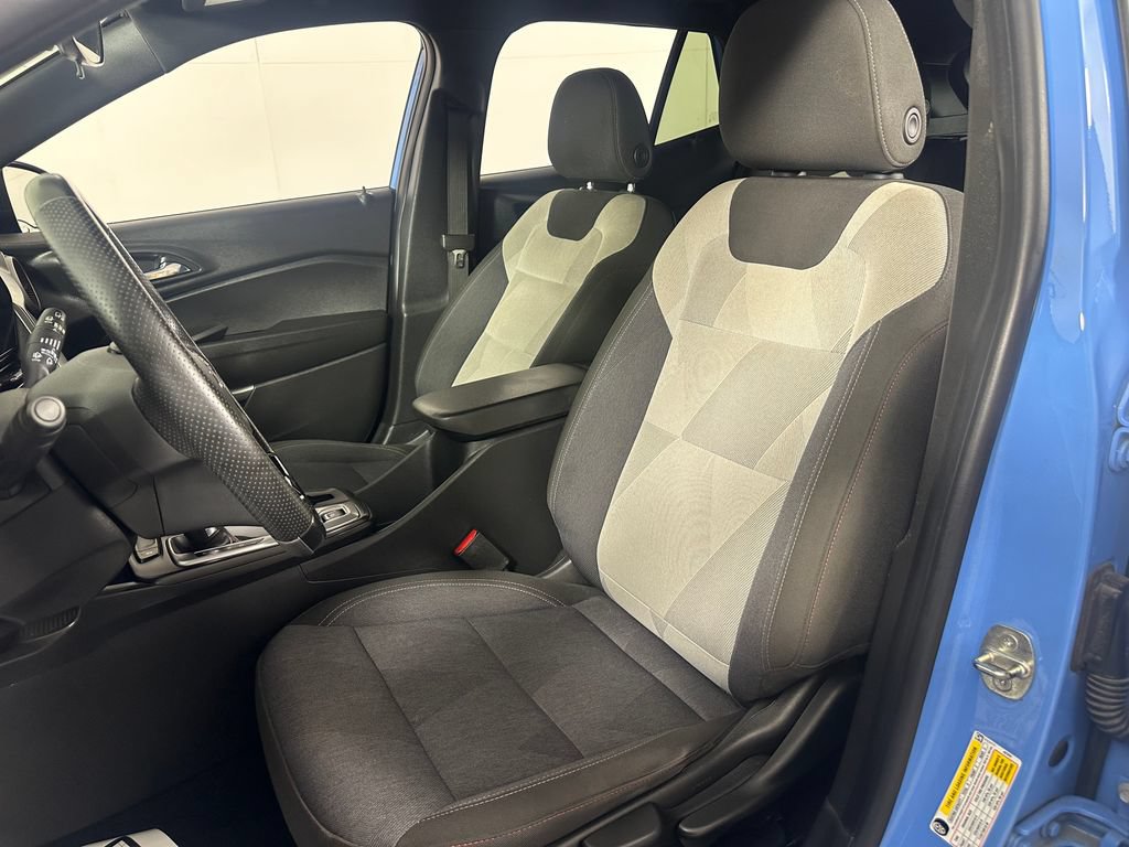 Used 2024 Chevrolet Trax RS w/ Driver Confidence Package FWD image 12