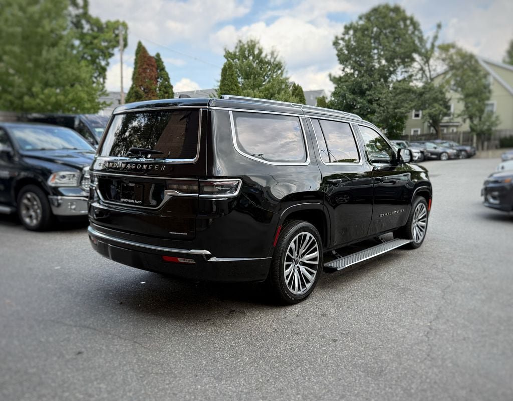 Used 2022 Jeep Grand Wagoneer Series III AWD/4WD image 4
