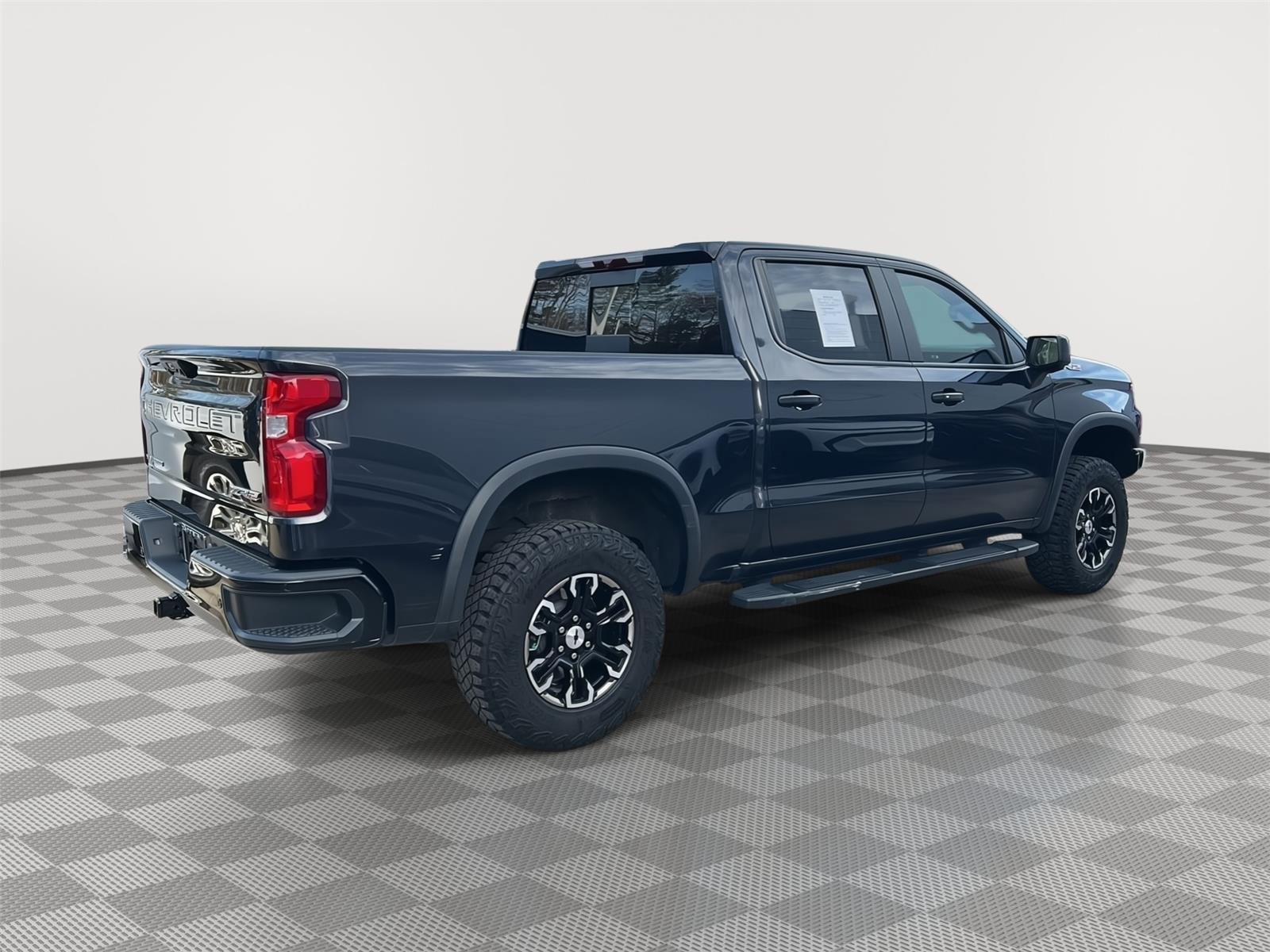Used 2023 Chevrolet Silverado 1500 ZR2 image 6