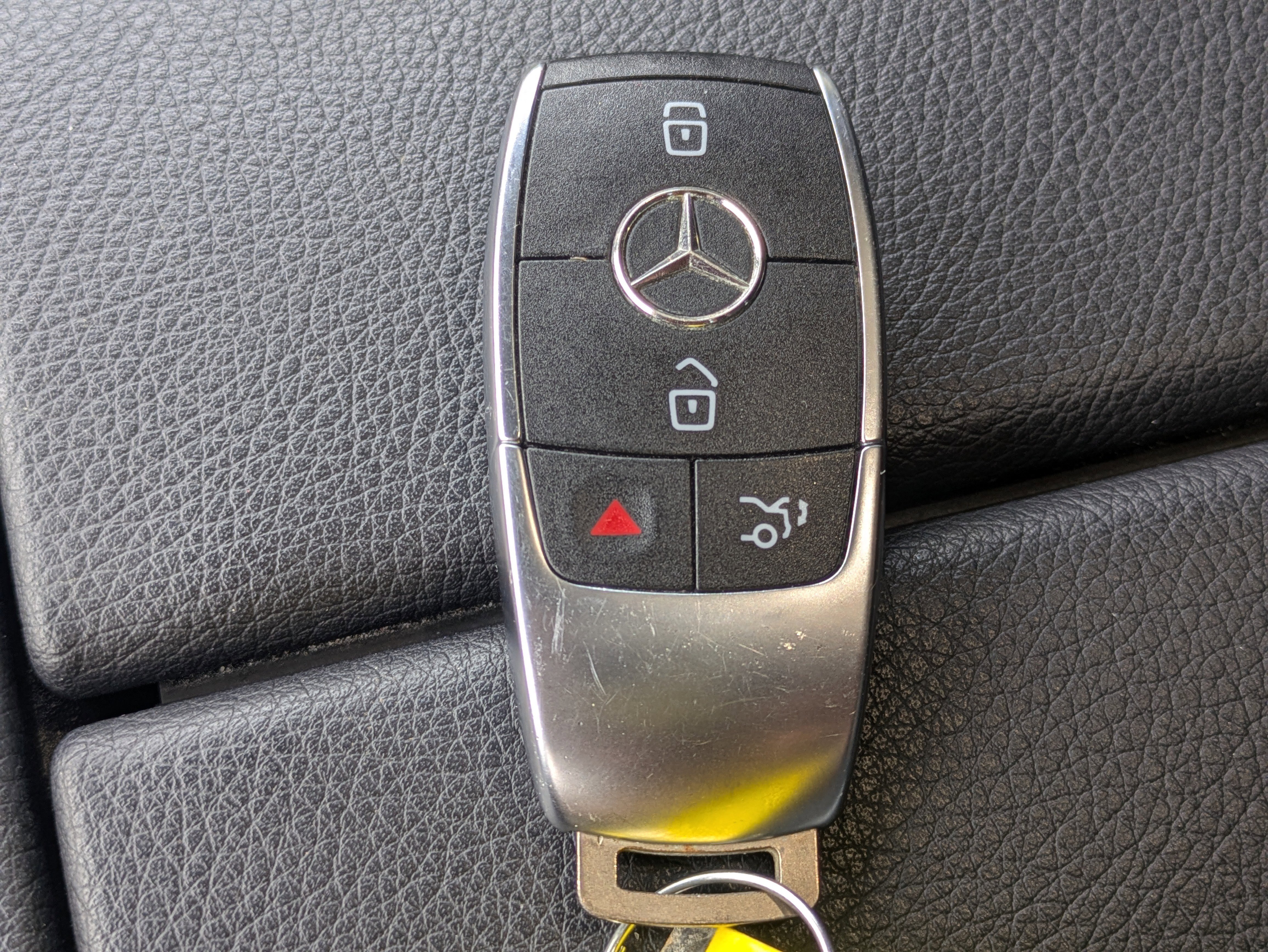 Used 2024 Mercedes-Benz GLS 450 4MATIC image 30