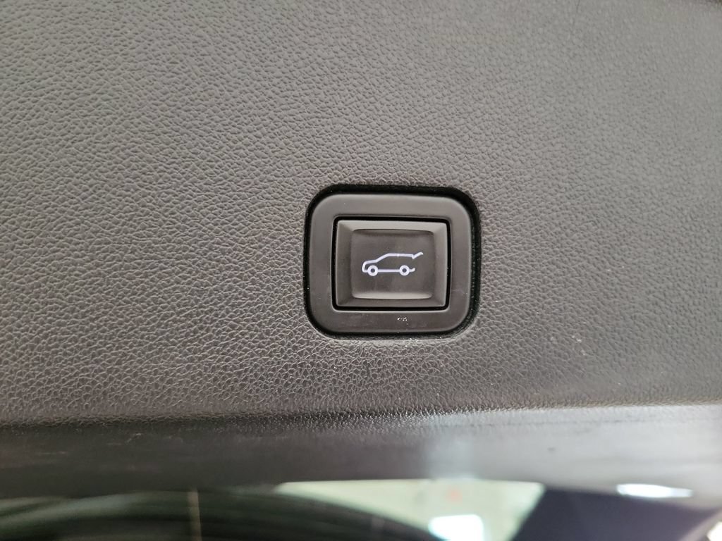 Certified 2023 Cadillac XT6 Luxury FWD image 24