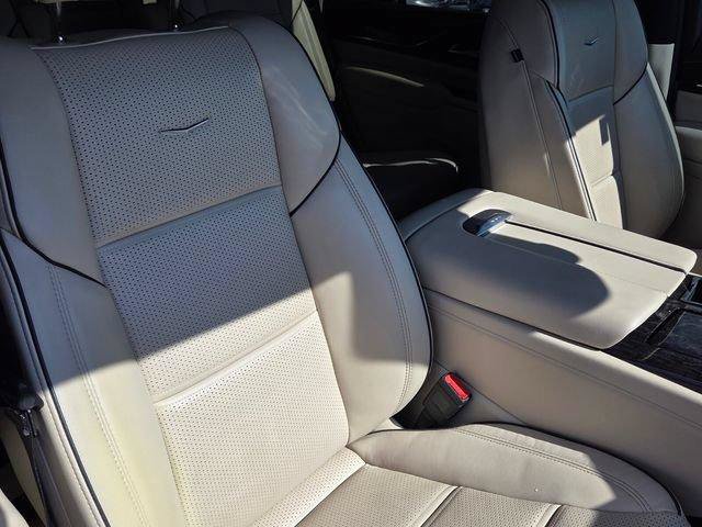 Certified 2023 Cadillac Escalade Premium Luxury w/ Performance Package AWD/4WD image 18