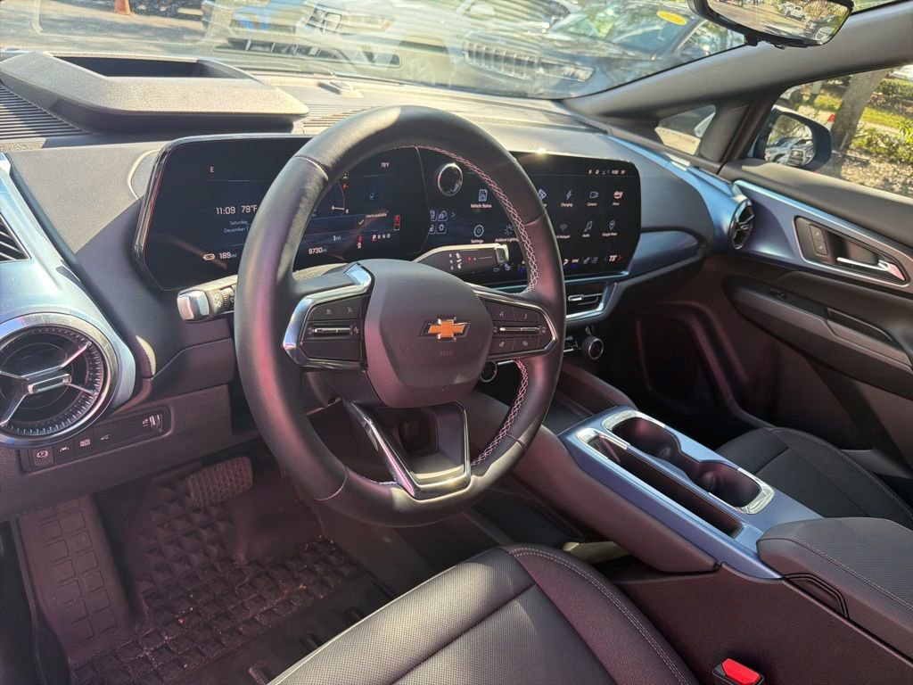 Used 2025 Chevrolet Equinox EV LT w/ Convenience Package II image 9