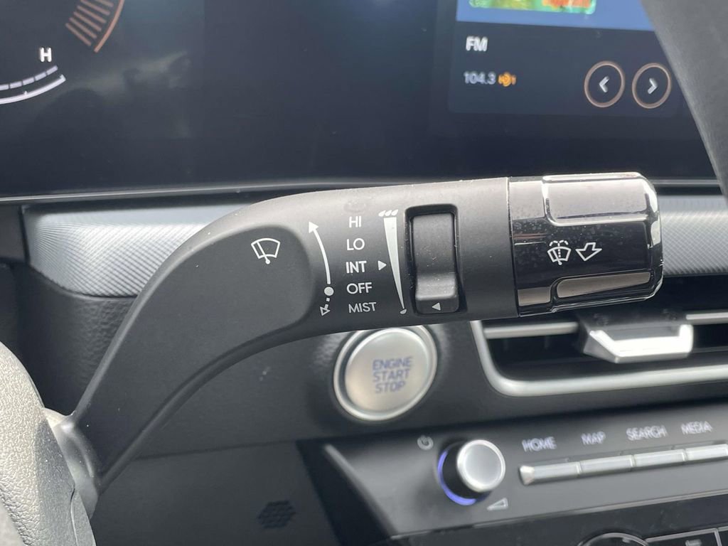 Certified 2025 Hyundai Sonata SE image 12