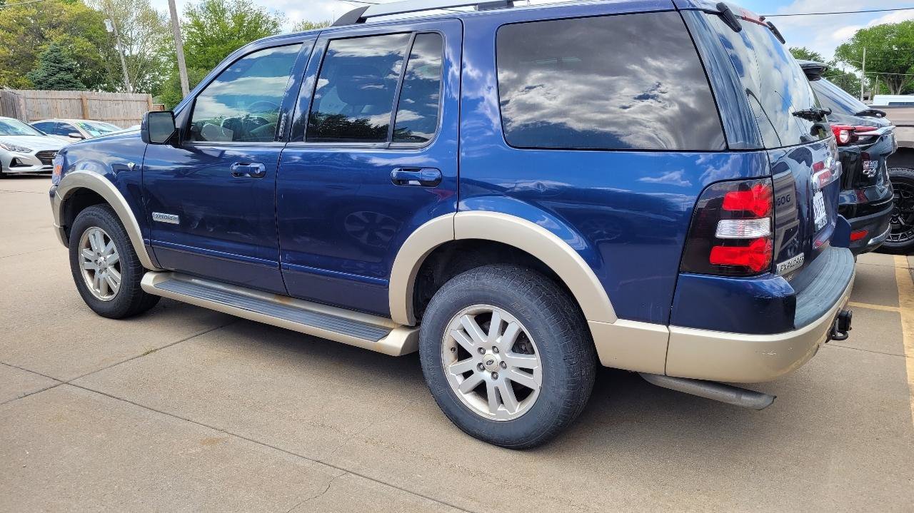 Used 2007 Ford Explorer Eddie Bauer AWD/4WD image 3
