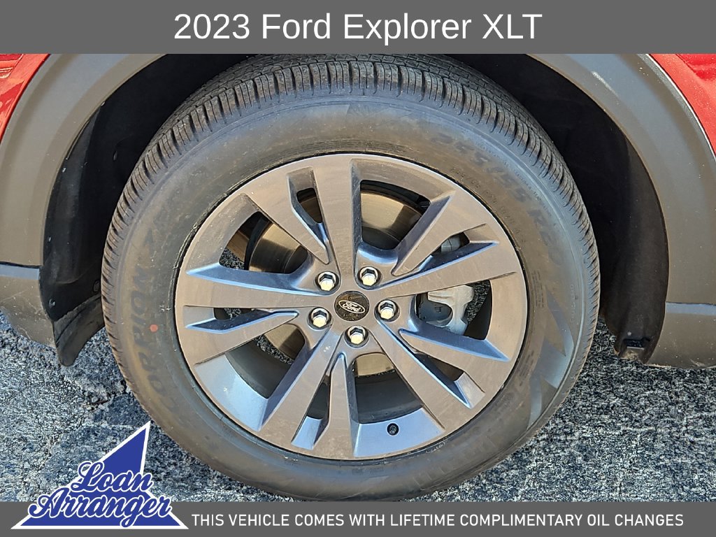 Used 2023 Ford Explorer XLT w/ Equipment Group 202A RWD image 17