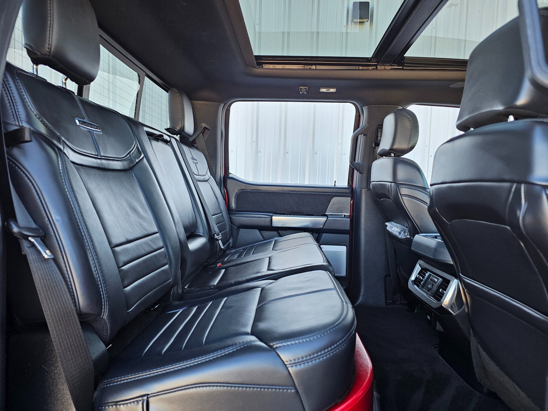 Used 2025 Ford F250 Platinum w/ FX4 Off-Road Package image 52