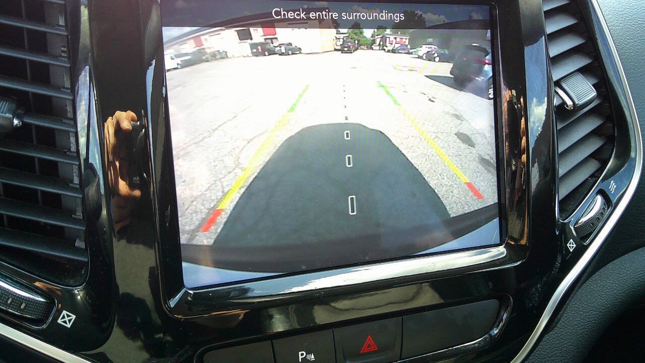 Used 2020 Jeep Cherokee Limited AWD/4WD image 27