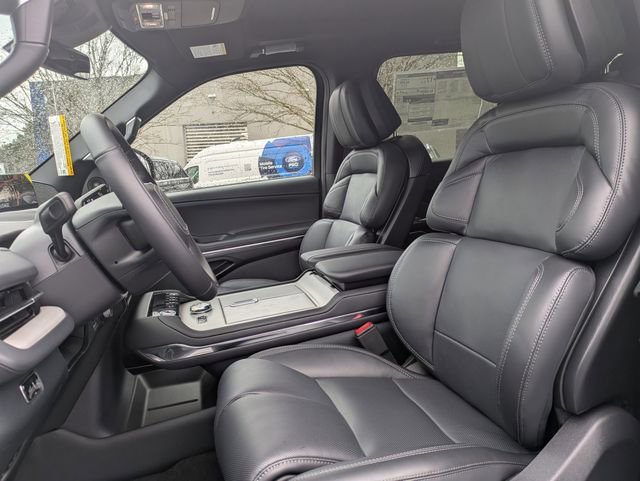 New 2026 Lincoln Navigator Reserve w/ Jet Appearance Package AWD/4WD image 19