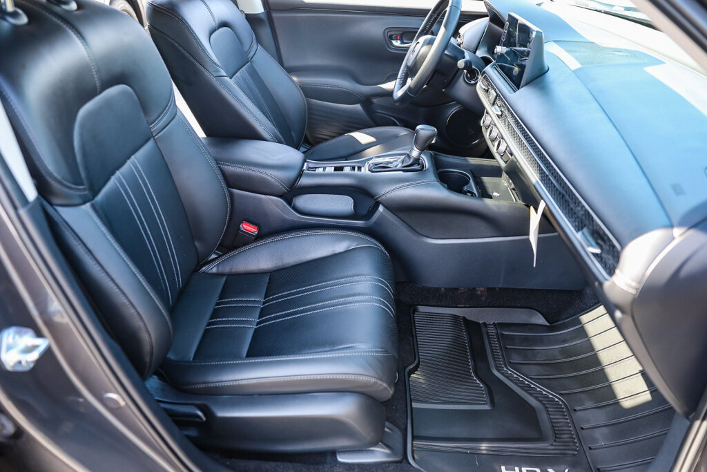 Used 2027 Honda HR-V EX-L image 8