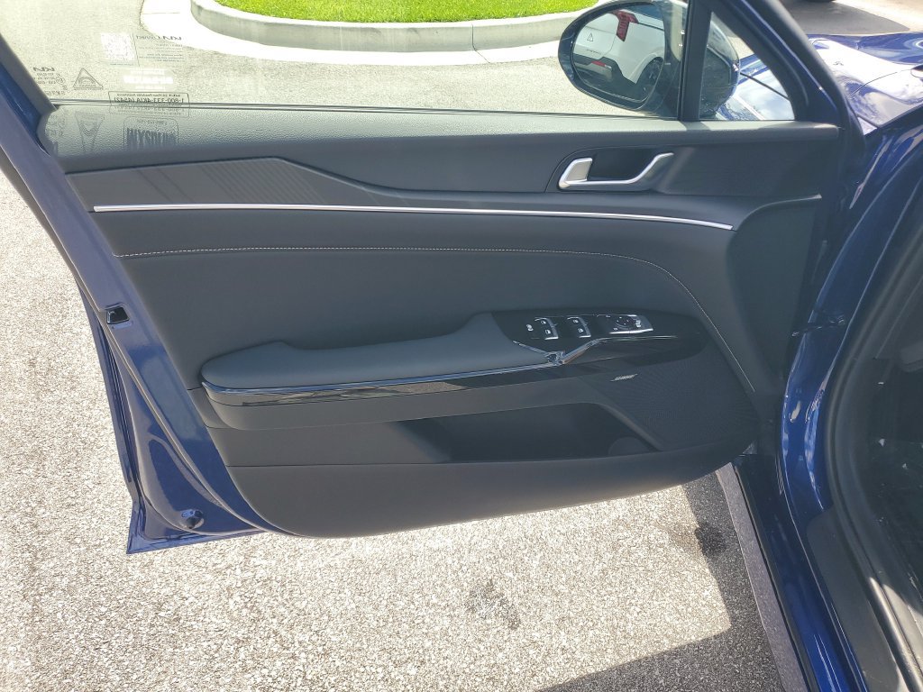 New 2027 Kia K5 GT-Line FWD image 9