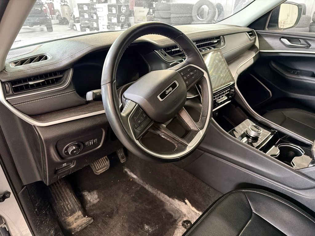 Used 2022 Jeep Grand Cherokee Limited w/ Luxury Tech Group II AWD/4WD image 8
