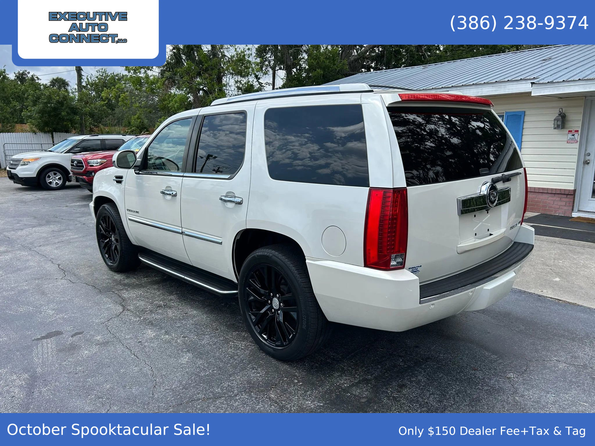 Used 2010 Cadillac Escalade AWD image 4
