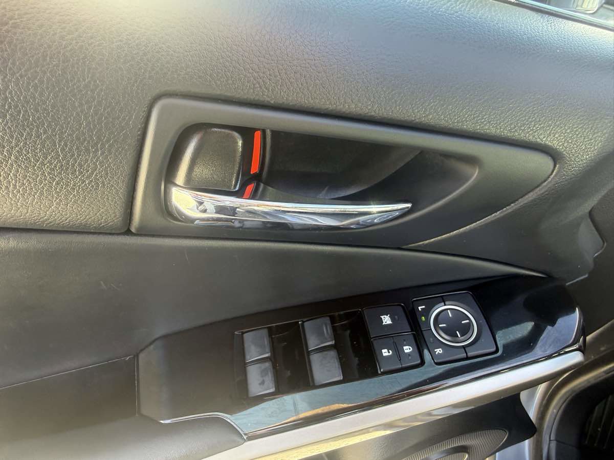 Used 2016 Lexus IS 200t image 7