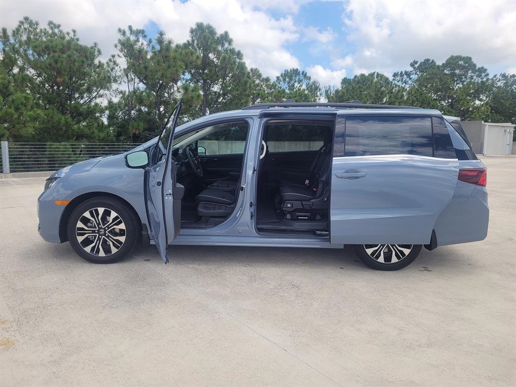 New 2026 Honda Odyssey Elite image 4