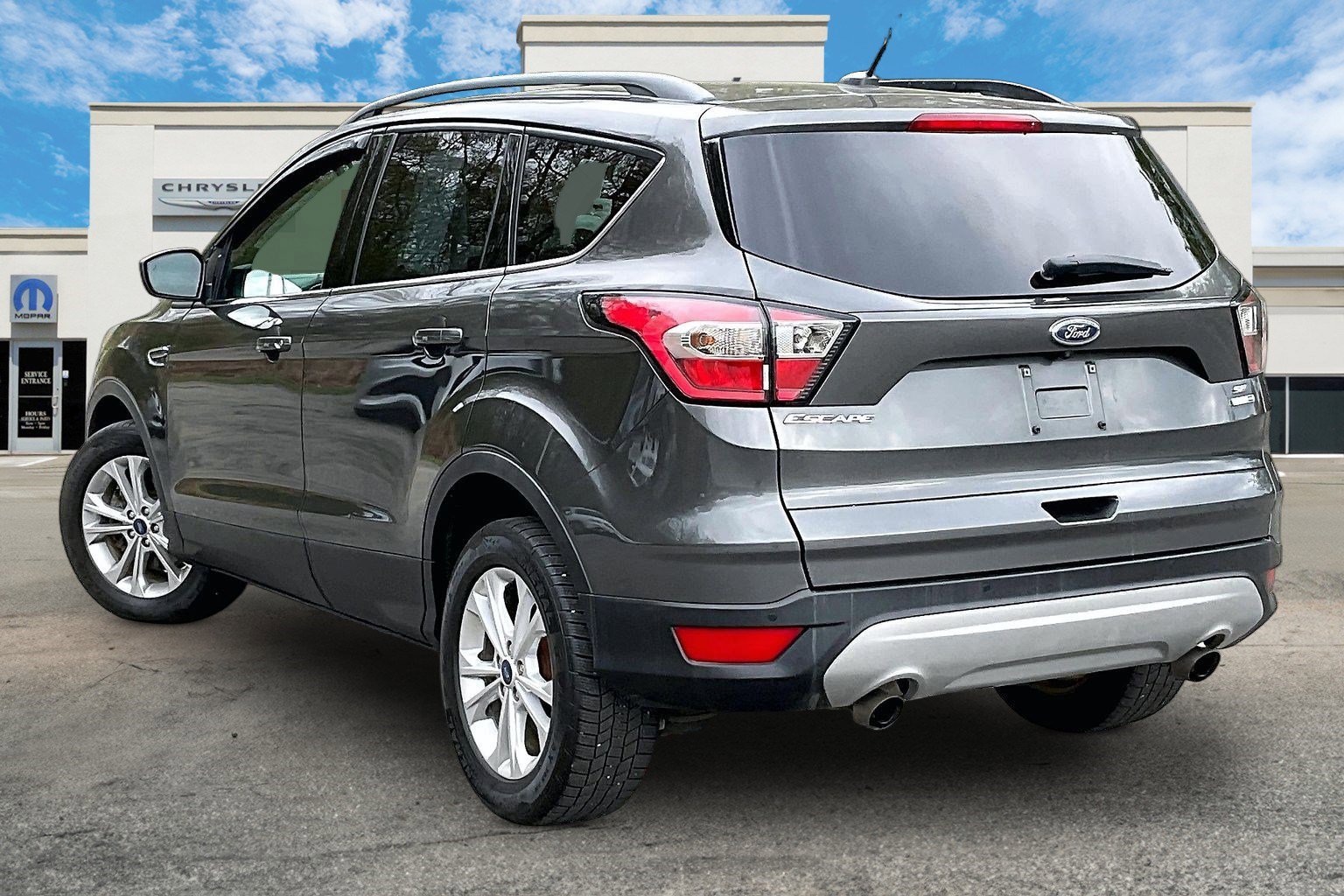 Used 2017 Ford Escape SE w/ Equipment Group 201A AWD/4WD image 12