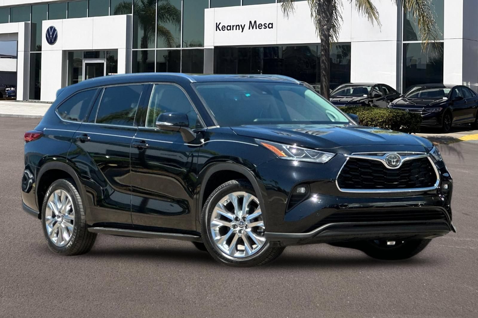 Used 2020 Toyota Highlander Limited FWD video 2