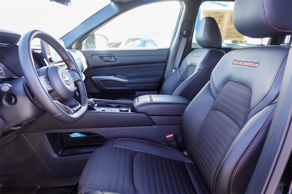 Used 2025 Nissan Pathfinder Rock Creek image 13