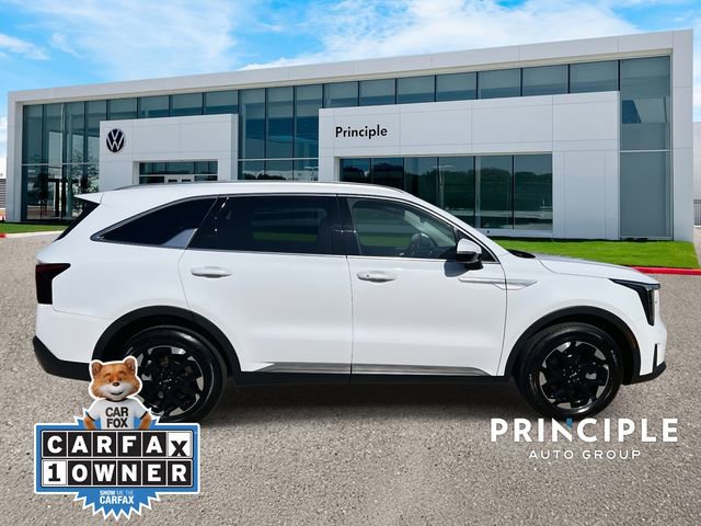 Used 2025 Kia Sorento S image 5