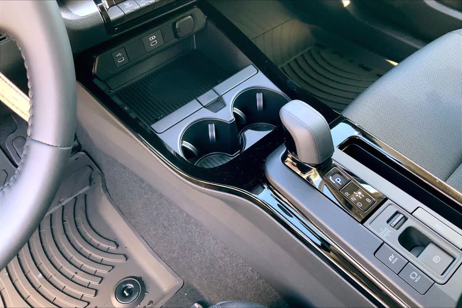 New 2026 Toyota Prius LE FWD image 7