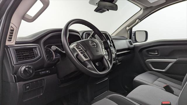 Used 2023 Nissan Titan SV image 21
