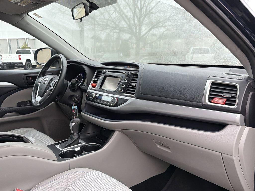Used 2014 Toyota Highlander Plus image 27