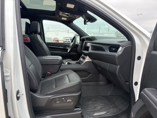 Used 2024 GMC Yukon XL Denali w/ Advanced Technology Package image 24